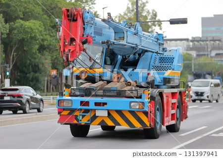 越野起重機（自行式起重機） 131397941