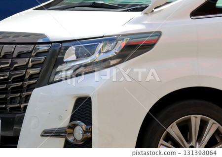 汽車前大燈 131398064