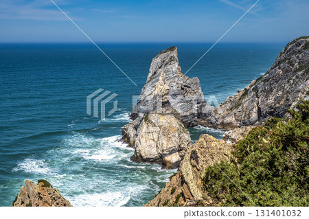 Praia Da Ursa, Ursa Beach near Cabo Da Roca on Atlantic coast, Sintra, Portugal 131401032