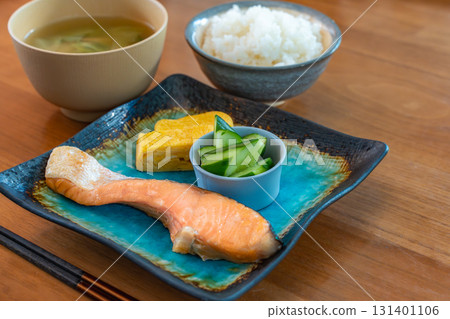 早餐 日本料理 日式料理 131401106