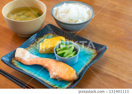 早餐 日本料理 日式料理 131401113