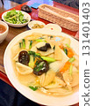 中餐館的粗炒麵 131401403