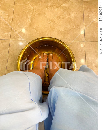Foot Spa Relaxation with Water Basin Foot Spa Relaxation with Water Basin 131402054