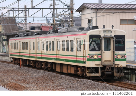 107 series train, a modified express train that was once active in northern Kanto, photographed on September 12, 2010 131402201