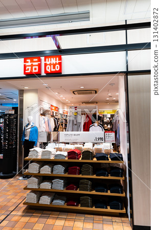 JR Shinagawa Station Shopping at Uniqlo Ecute Shinagawa Store, Takanawa, Minato Ward, Tokyo JR Shinagawa Station Shopping at Uniqlo Ecute Shinagawa Store, Takanawa, Minato Ward, Tokyo 131402872