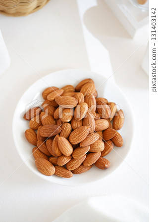 Almond 131403142