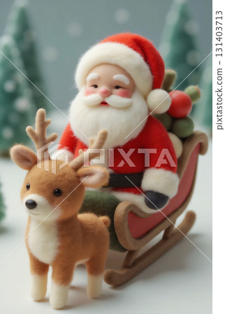 聖誕老人和馴鹿攜帶禮物 131403713