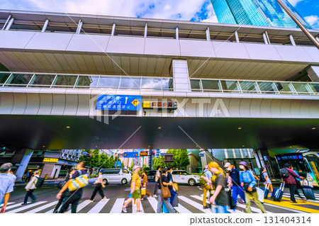 Tokyo cityscape in Japan: The heat is back... View of the intersection in front of Shimbashi Station and Yurikamome Shimbashi Station (24th) 131404314