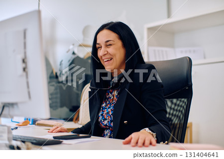 Efficient Call Center Agent Providing Seamless Customer Assistance Efficient Call Center Agent Providing Seamless Customer Assistance 131404641