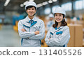 亞洲男人和女人在工廠工作圖片 02 131405526