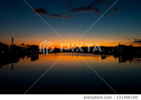 Morning view of the Shinano river 131406100