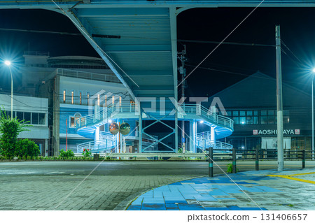 晚上的青島參道商店街附近 晚上的青島參道商店街附近 131406657