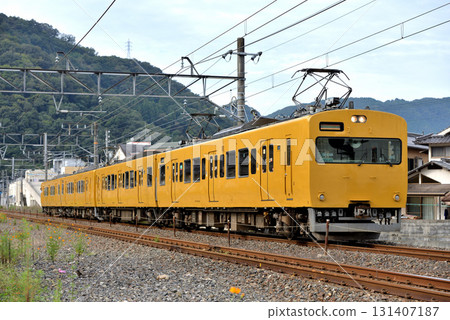4 115 series ordinary trains running on the Hakubi line 4 115 series ordinary trains running on the Hakubi line 131407187