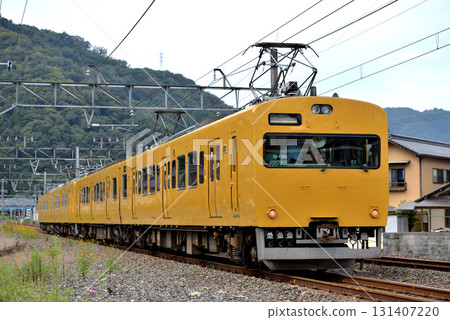 4 115 系列普通列車在白美線運行 4 115 系列普通列車在白美線運行 131407220