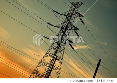 日落天空和高壓線 日落天空和高壓線 131407230