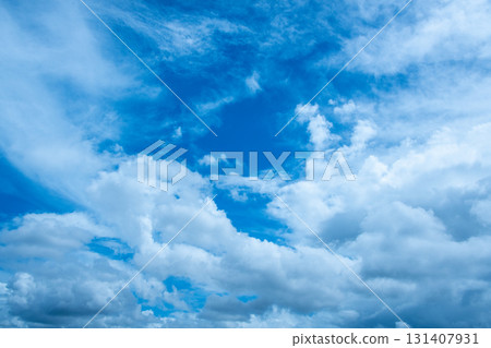 天空即將迎來夏天 天空即將迎來夏天 131407931