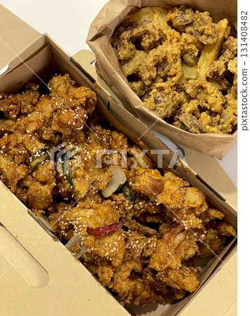 Crispy fried chicken with golden, crunchy skin and juicy, tender meat. A delicious and savory dish, perfect for any meal, served with dipping sauces or side dishes for extra flavor! Crispy fried chicken with golden, crunchy skin and juicy, tender meat. A delicious and savory dish, perfect for any meal, served with dipping sauces or side dishes for extra flavor! 131408482