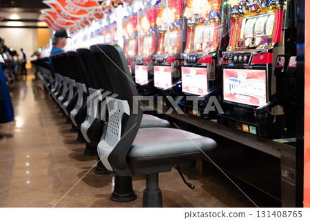 Pachinko, slots, game center 131408765
