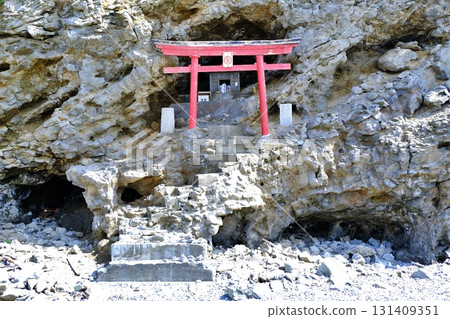 Toyosaki Konpira Shrine 131409351