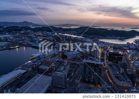 山口縣下關市中心和關門海峽的夜景 131410073