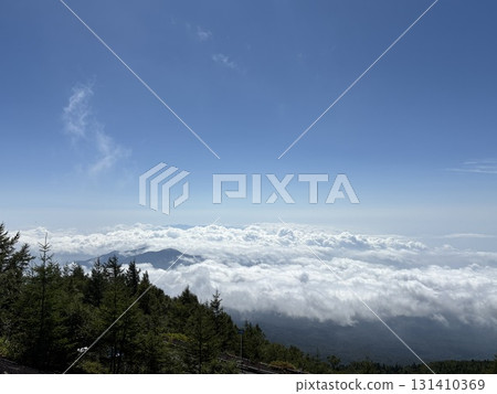 Mount Fuji Fujinomiya Route_Sea of clouds overlooked from the fifth station parking lot Mount Fuji Fujinomiya Route_Sea of clouds overlooked from the fifth station parking lot 131410369