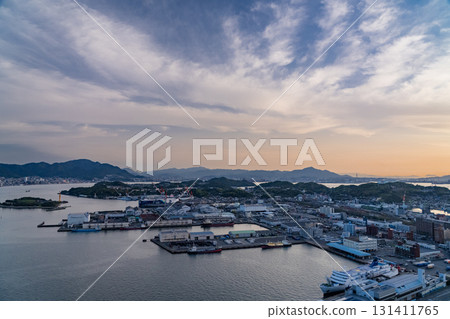 <Yamaguchi Prefecture> Shimonoseki Port and Kanmon Straits at dusk 131411765