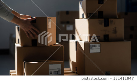 The process from packaging to delivery and handling of packages 131411947