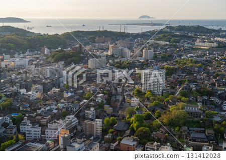 山口縣下關市中心和黃昏的關門海峽 131412028