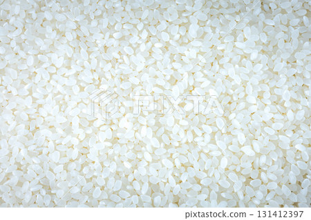 濾鍋中新收穫的稻米 131412397