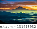 從清水區吉原眺望晨曦中的富士山和街道燈光 131413932