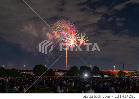 <Tokyo> Kita Ward Fireworks Festival and Fireworks 131414285