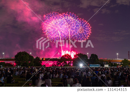 <Tokyo> Kita Ward Fireworks Festival and Fireworks 131414315