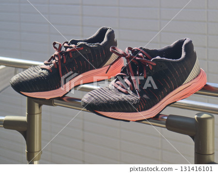 Drying washed running shoes 131416101