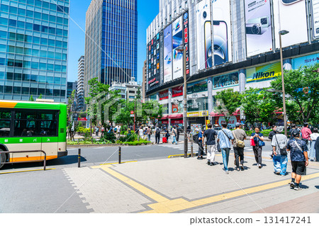 [Tokyo] Akihabara is bustling with people 131417241