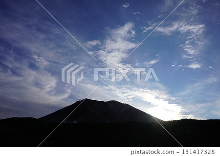 秋高氣爽的朝日山 131417328