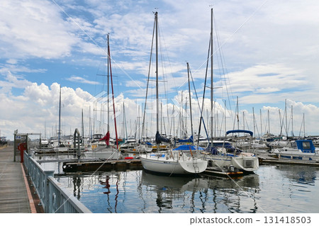 兵庫縣新西宮遊艇港，桅杆林立 131418503