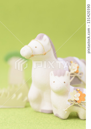 可愛的馬和嬰兒（淺景深版） 131420390