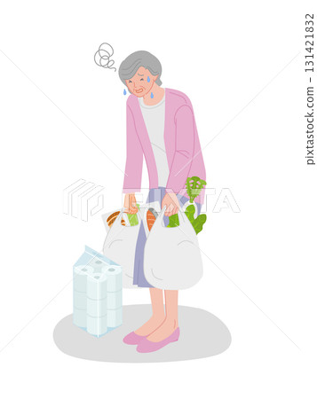 A senior woman who buys food and daily necessities in bulk while shopping and seems to be struggling with heavy luggage 131421832