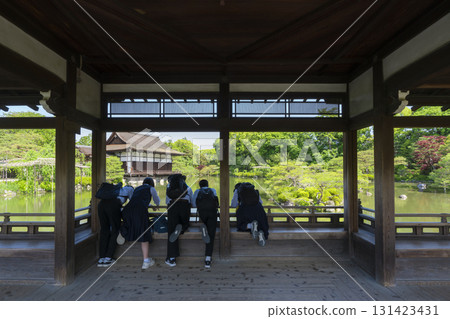 京都平安神宮：聖美館的景色和來自太平閣的修學旅行學生 131423431