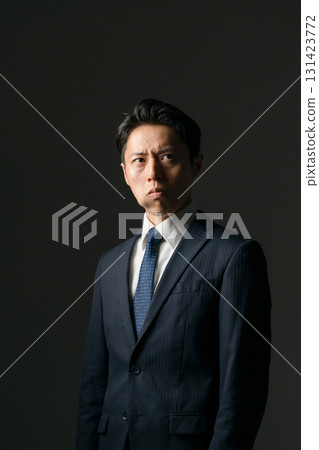 可疑的人 131423772