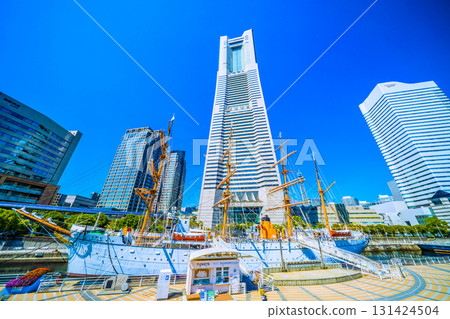 日本橫濱的城市景觀，可以看到日本丸號和其他景點 131424504