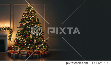 舒適的客廳裡的聖誕樹和禮物 131424994
