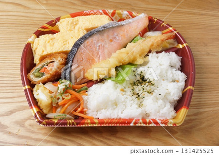幕之內鮭魚便當 131425525