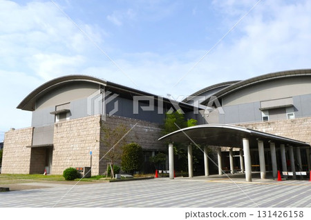 八尾市綜合體育館「翼」樓外觀1 八尾市綜合體育館「翼」樓外觀1 131426158