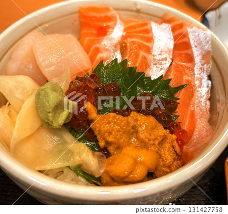 Hasshoku Center's seafood bowl Hasshoku Center's seafood bowl 131427758