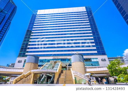 Tokyo cityscape in Japan, including Shinagawa Station and office buildings Tokyo cityscape in Japan, including Shinagawa Station and office buildings 131428493