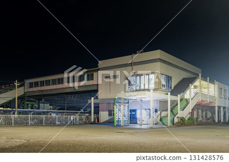 夜晚的日豐本線南延岡站 夜晚的日豐本線南延岡站 131428576