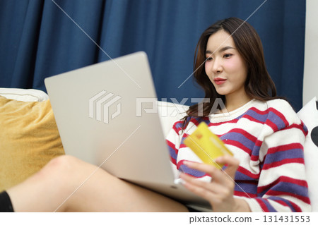 Shopping Online 131431553