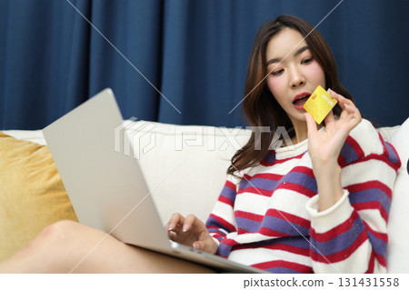 Shopping Online 131431558