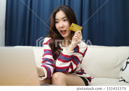 Shopping Online Shopping Online 131431579